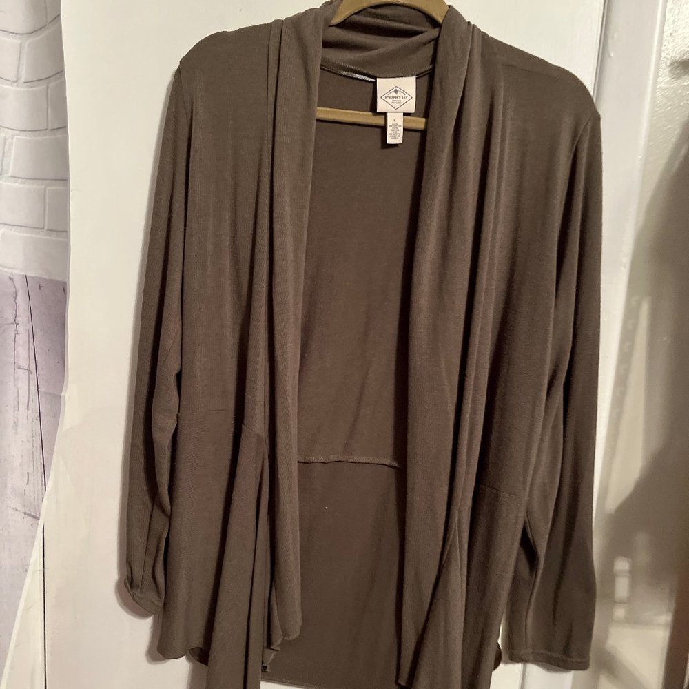 - ST JOHN BAY LONGER OPEN LIGHT Cardigan Olive color SZ L